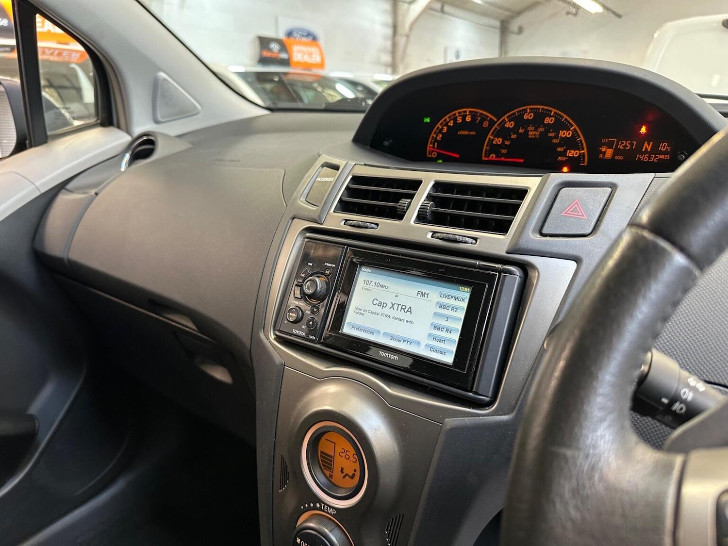 Used Toyota Yaris 2011 for sale - 77635349: Photo 42