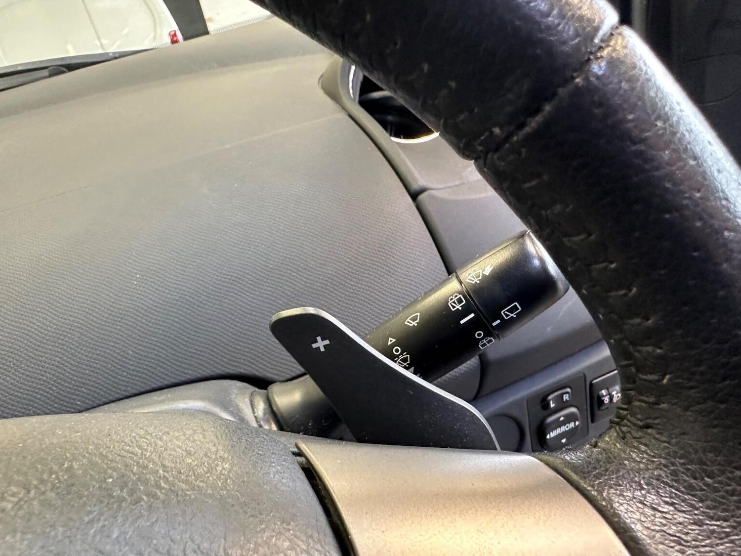 Used Toyota Yaris 2011 for sale - 77635349: Photo 46