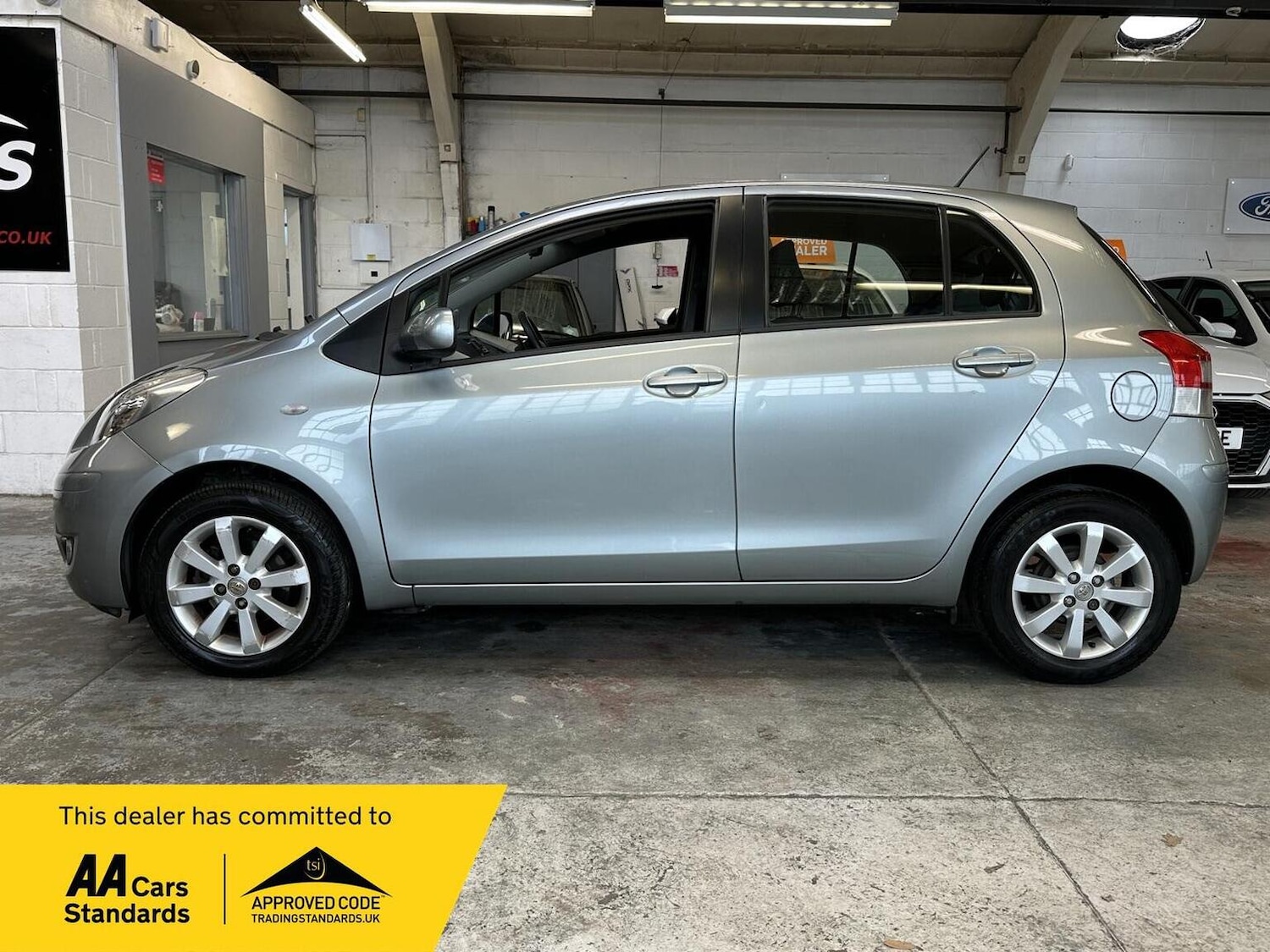 Used Toyota Yaris 2011 for sale - 77635349: Photo 8