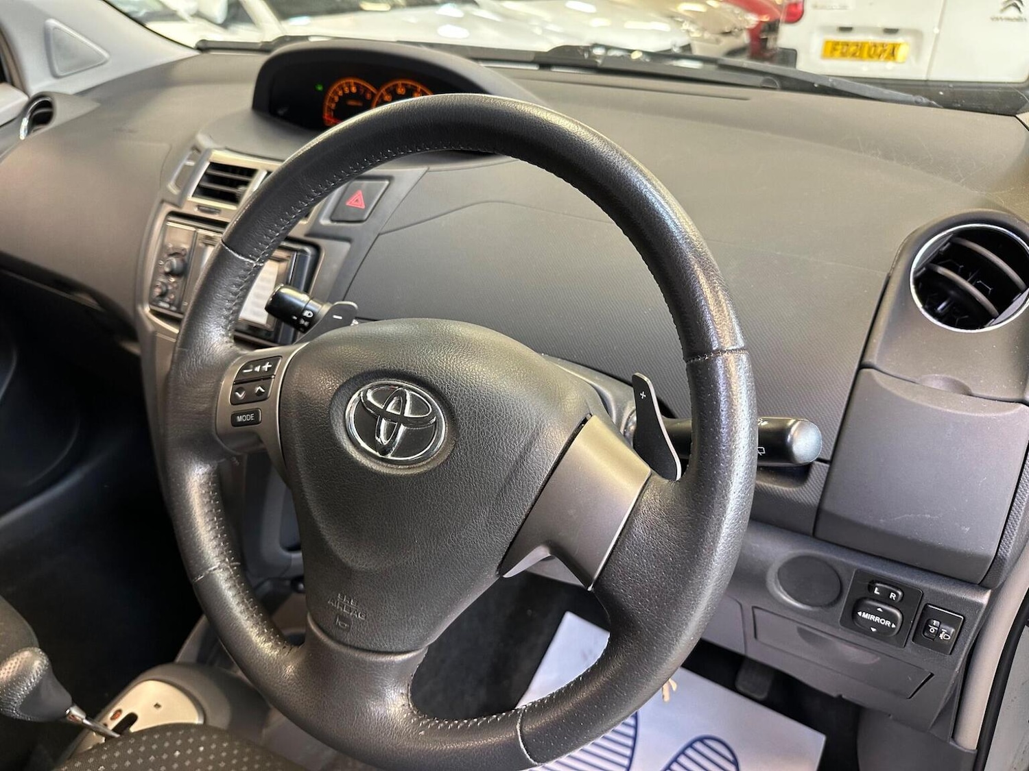 Used Toyota Yaris 2011 for sale - 77635349: Photo 9