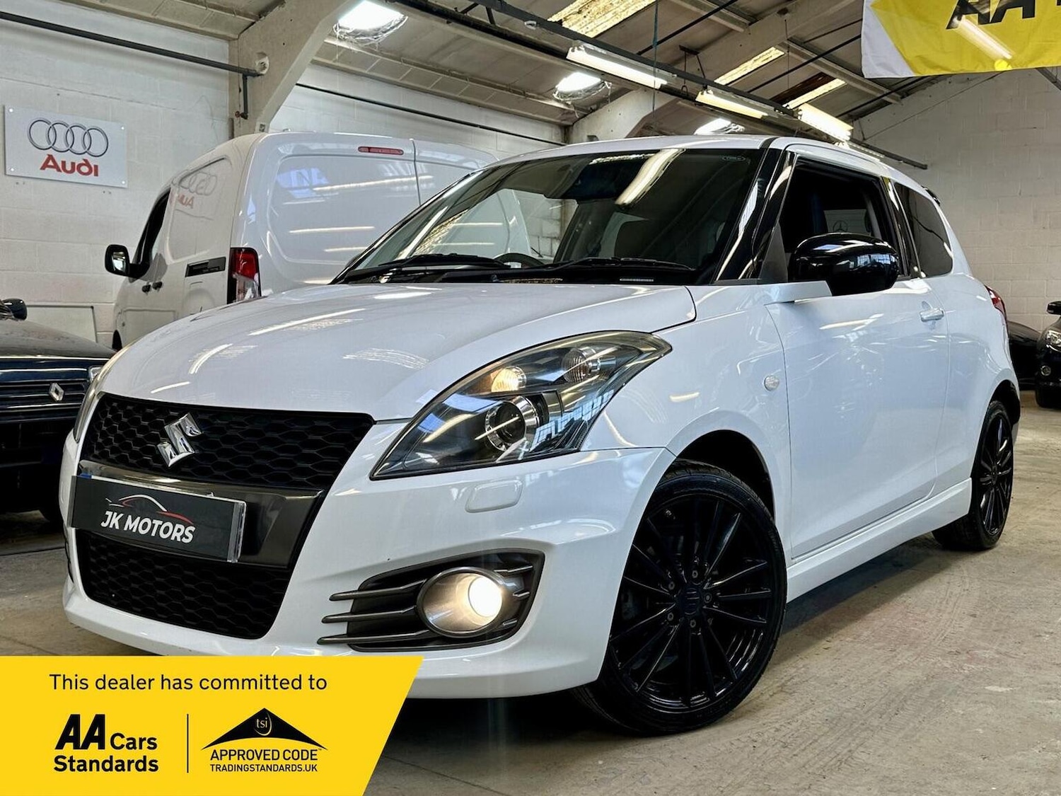 Used Suzuki Swift 2014 for sale - 77897793: Photo 2