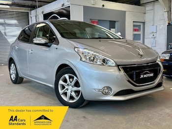 Used Peugeot 208 2015 for sale - 79205467: Photo