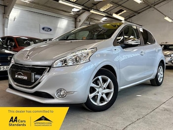 Used Peugeot 208 2015 for sale - 79205467: Photo