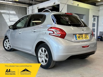 Used Peugeot 208 2015 for sale - 79205467: Photo