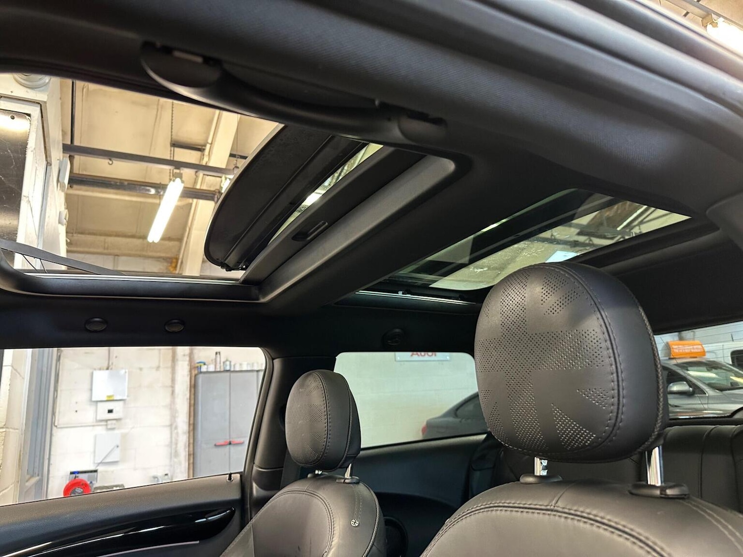 Used MINI Electric Cooper 2022 for sale - 76769569: Photo 79