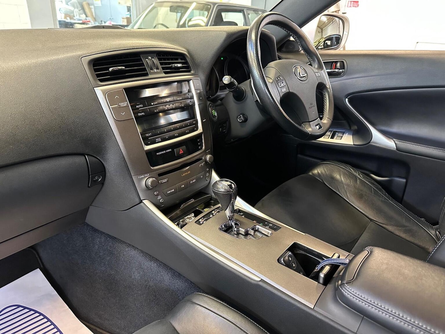 Used Lexus IS 2010 for sale - 78064170: Photo 63