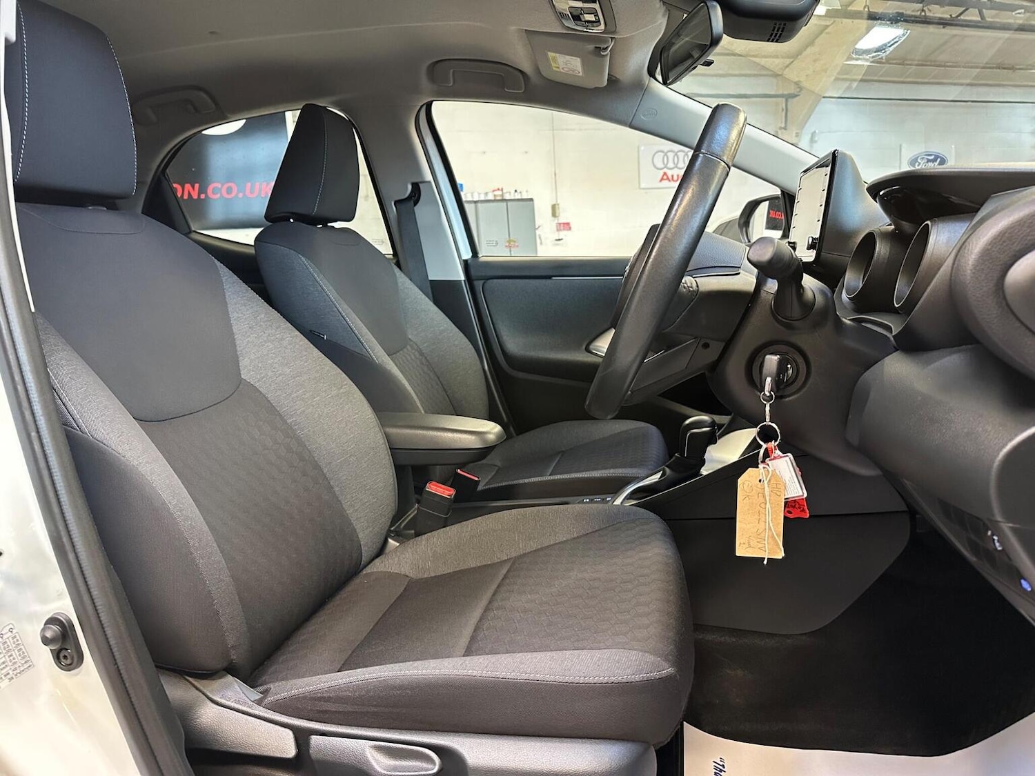 Used Toyota Yaris 2022 for sale - 77167803: Photo 10