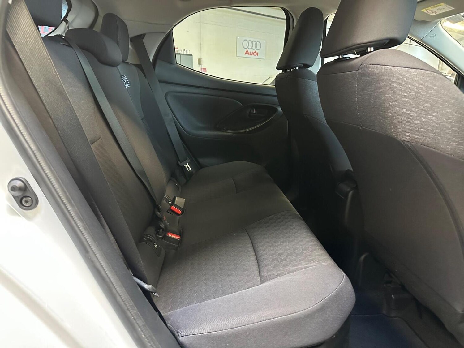 Used Toyota Yaris 2022 for sale - 77167803: Photo 47