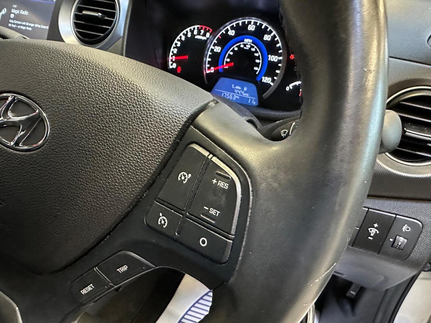 Used Hyundai i10 2018 for sale - 78064191: Photo 34