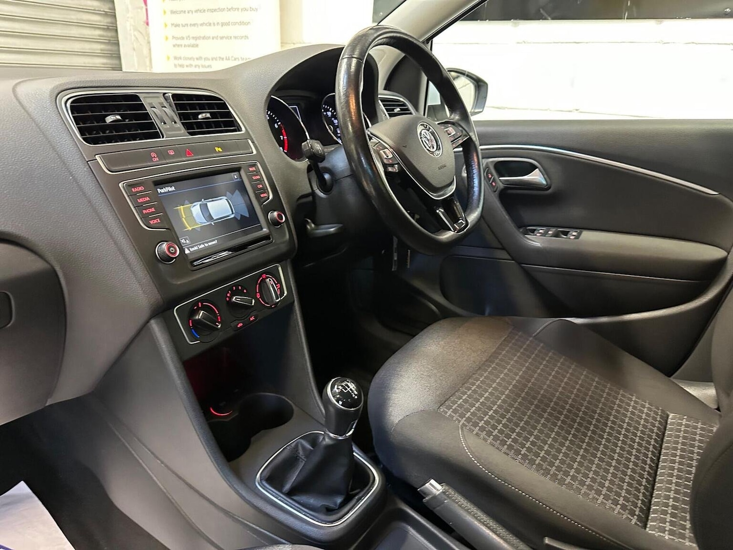 Used Volkswagen Polo 2017 for sale - 76449720: Photo 60