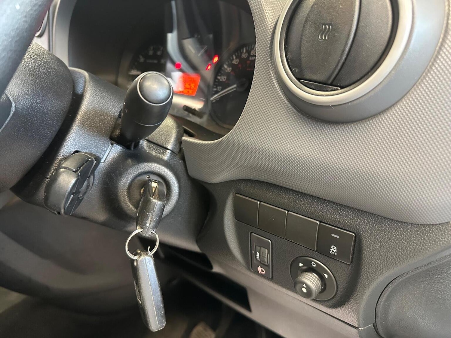 Used Peugeot Partner 2017 for sale - 76449722: Photo 39