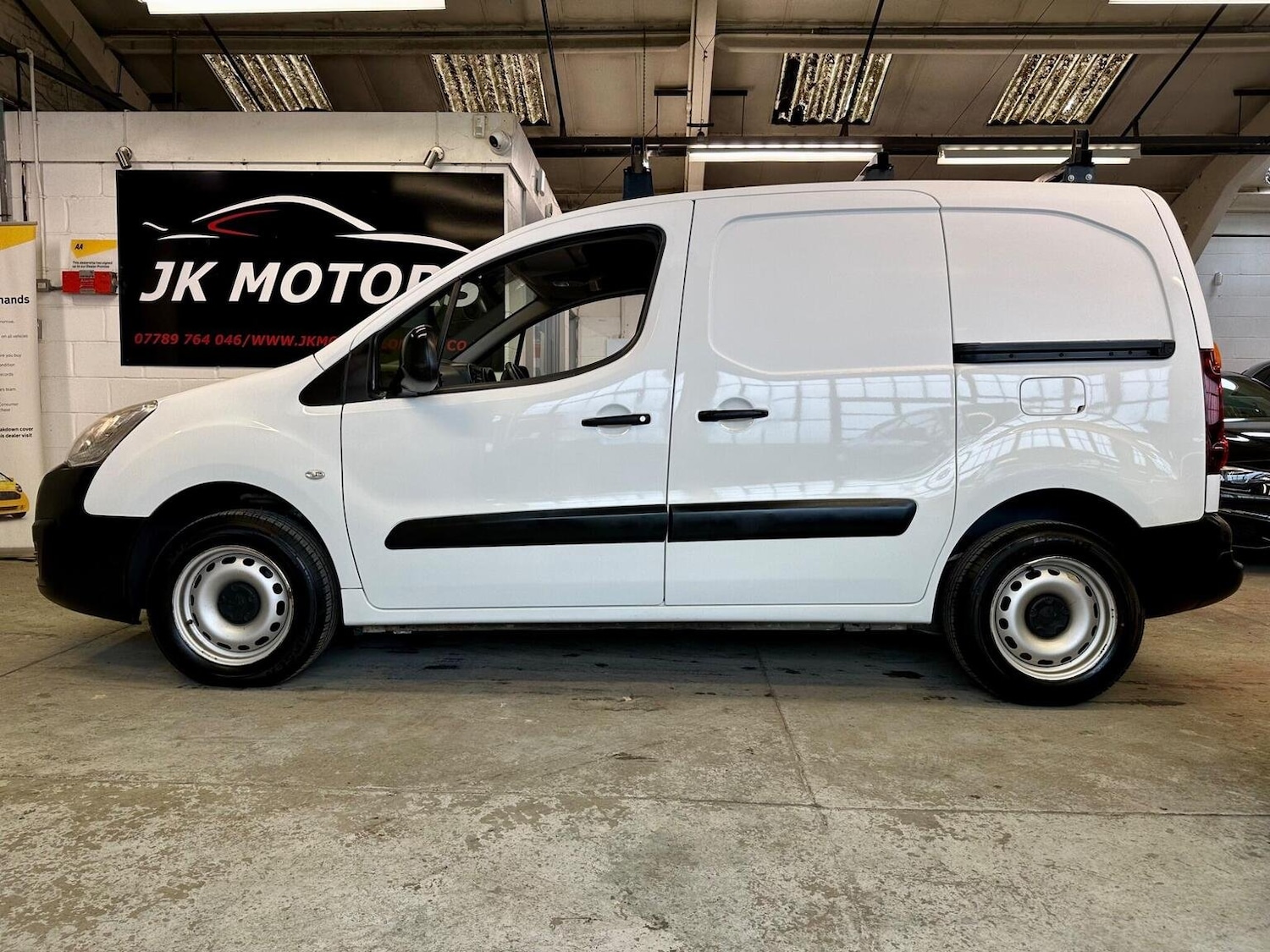 Used Peugeot Partner 2017 for sale - 76449722: Photo 8