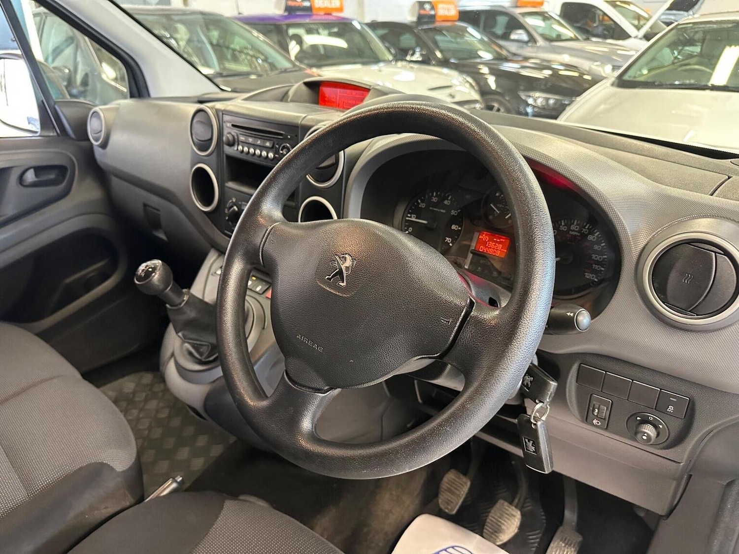 Used Peugeot Partner 2017 for sale - 76449722: Photo 9