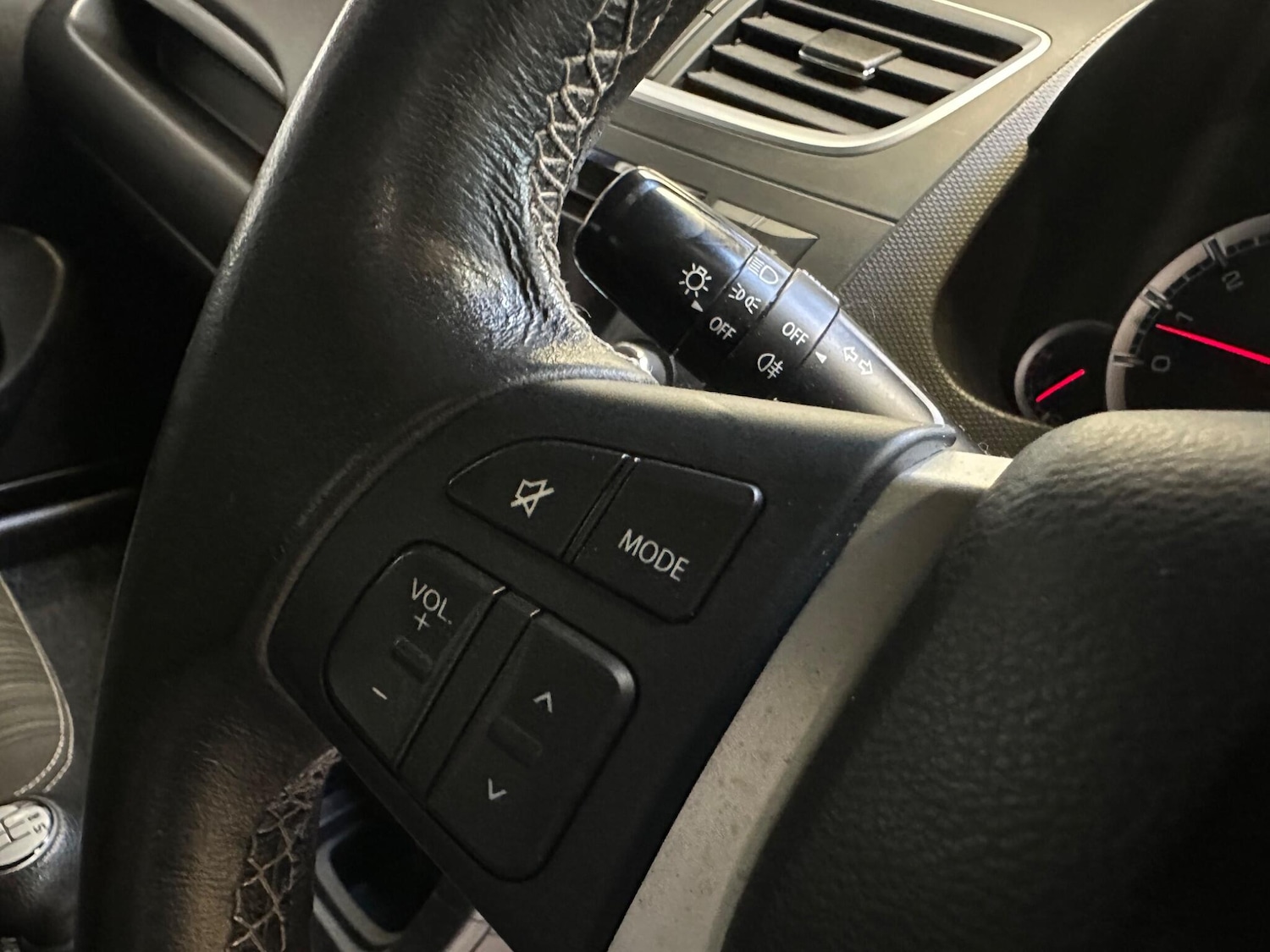 Used Suzuki Swift 2014 for sale - 77033090: Photo 43