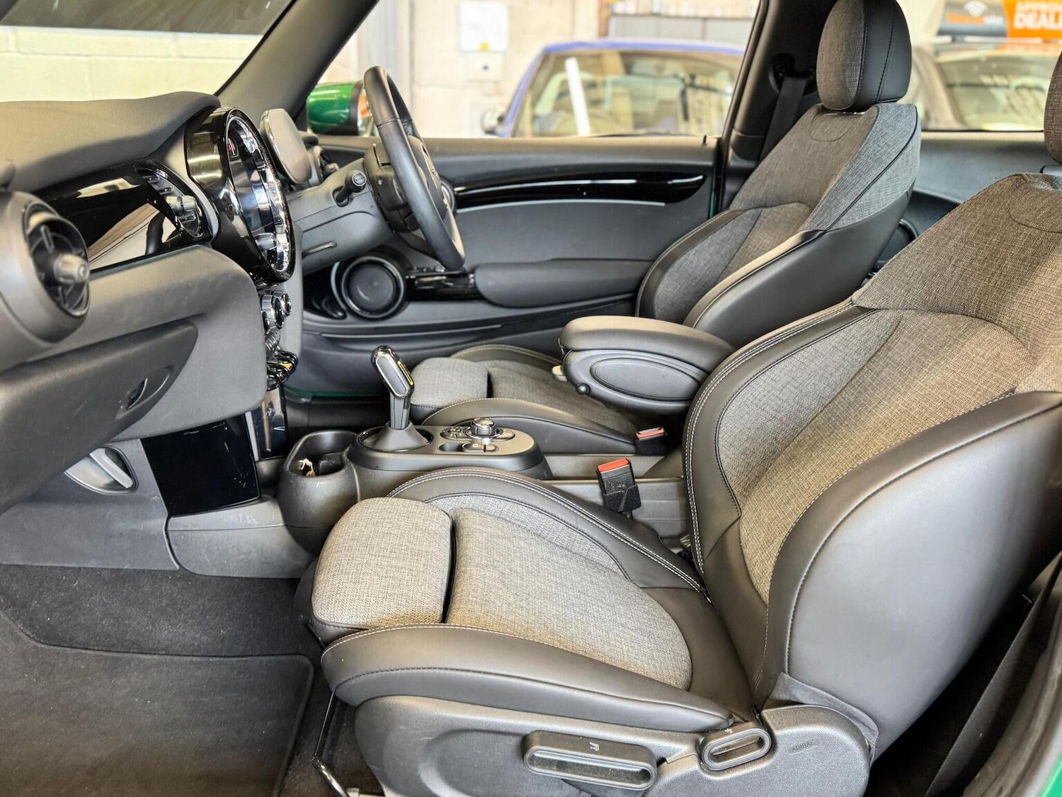 Used MINI Electric Hatch 2021 for sale - 76449730: Photo 11