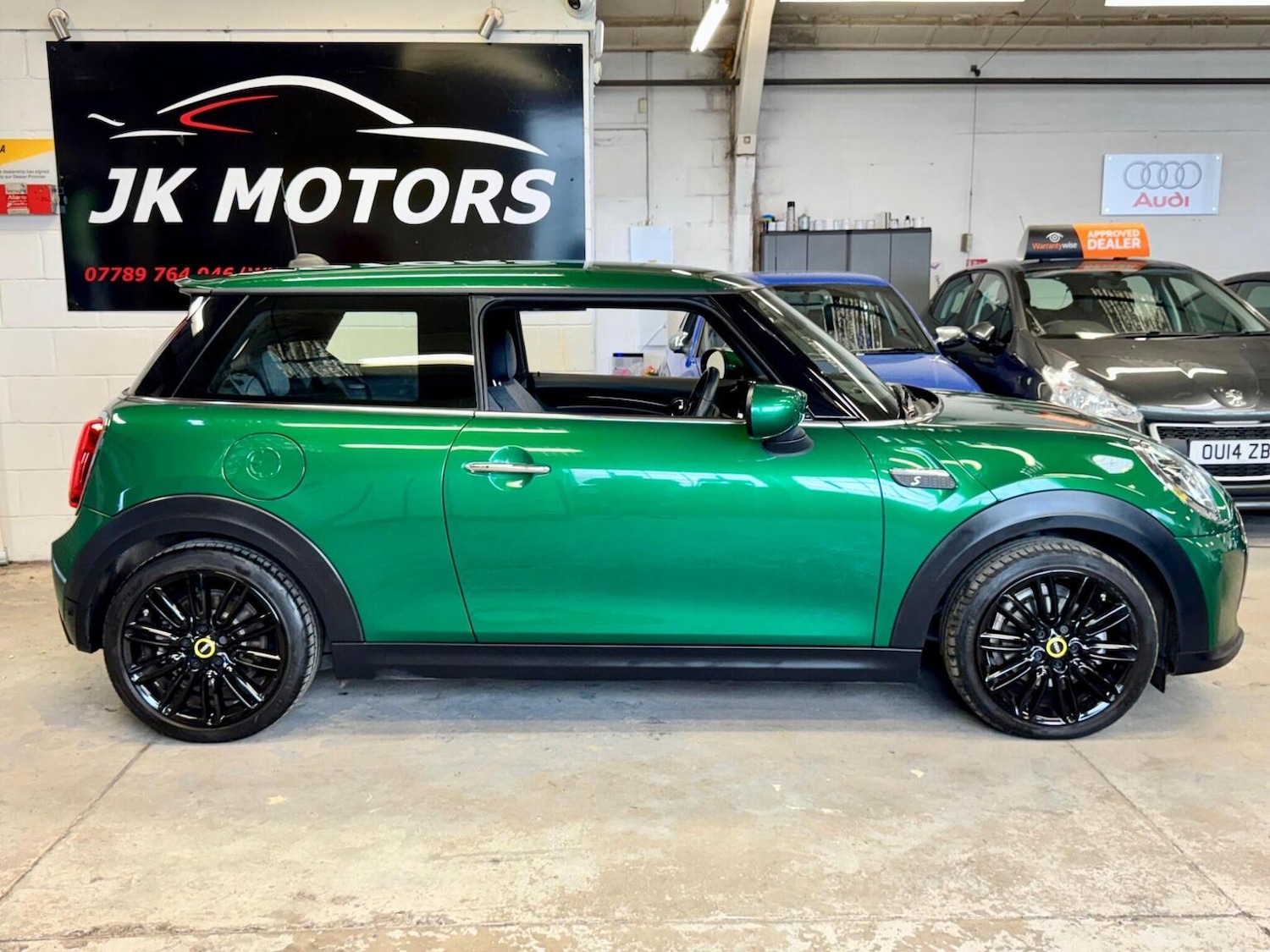 Used MINI Electric Hatch 2021 for sale - 76449730: Photo 6