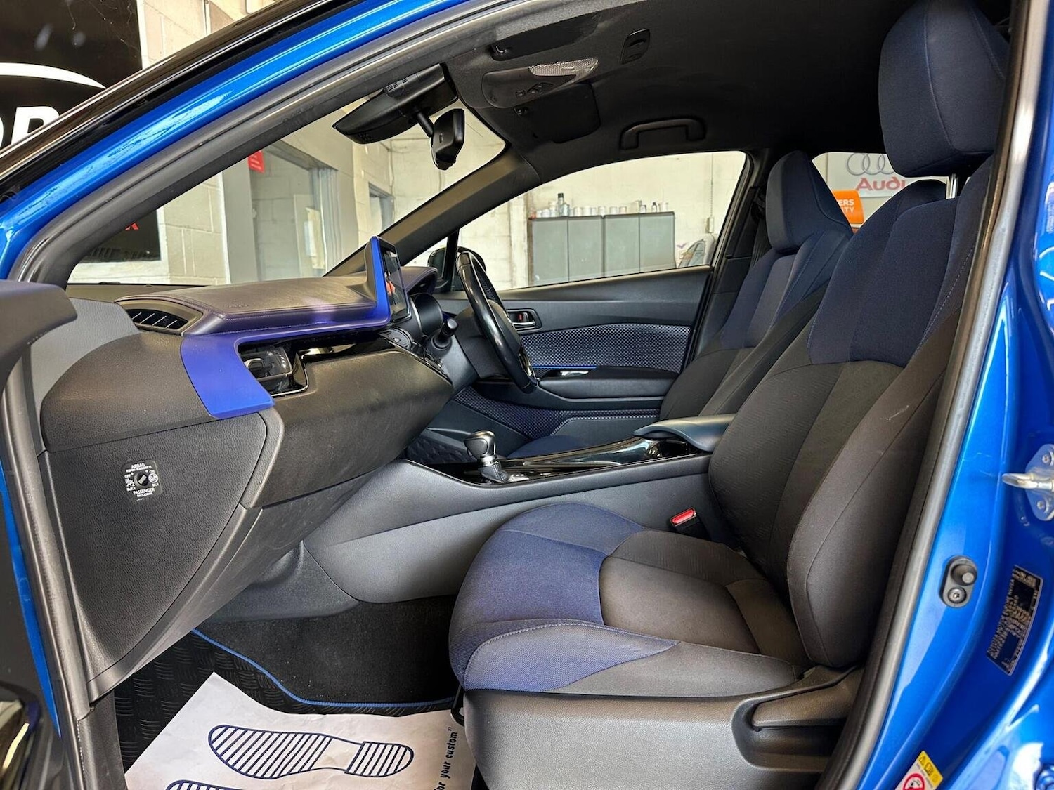 Used Toyota C-HR 2017 for sale - 76449731: Photo 11