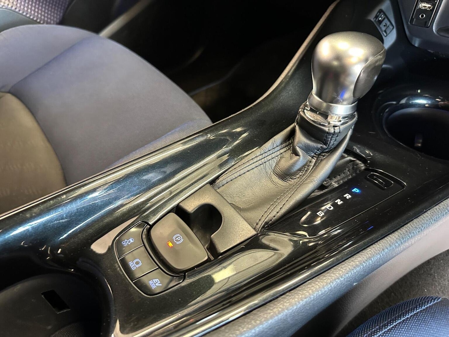 Used Toyota C-HR 2017 for sale - 76449731: Photo 60