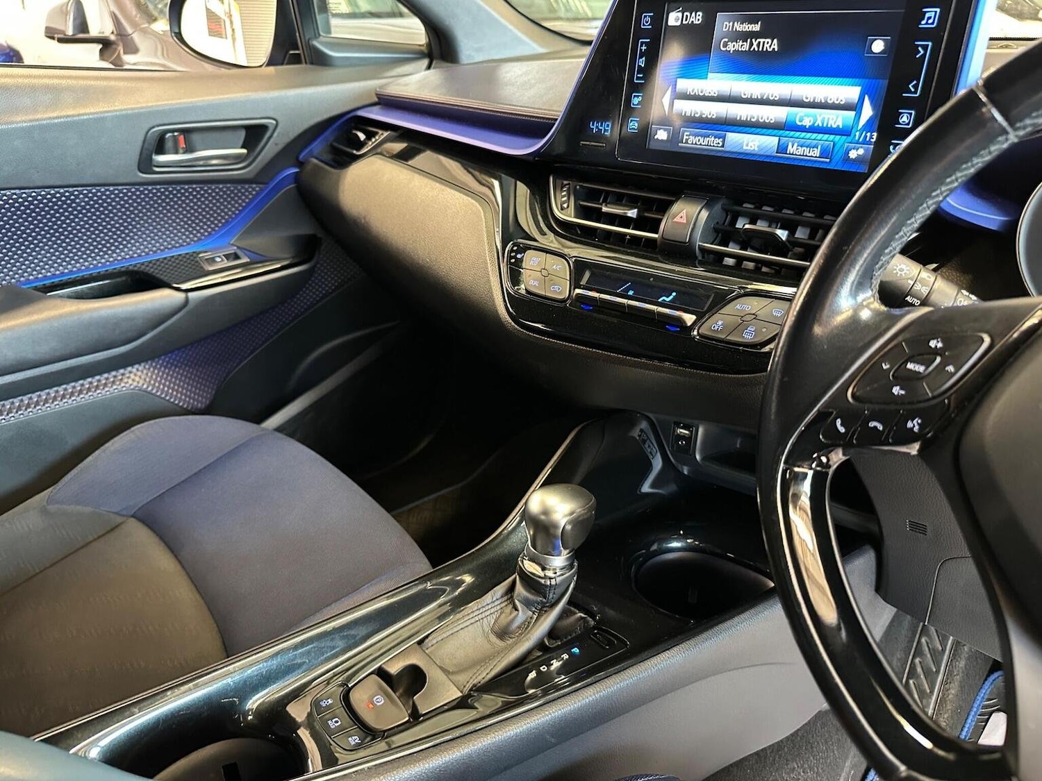 Used Toyota C-HR 2017 for sale - 76449731: Photo 62