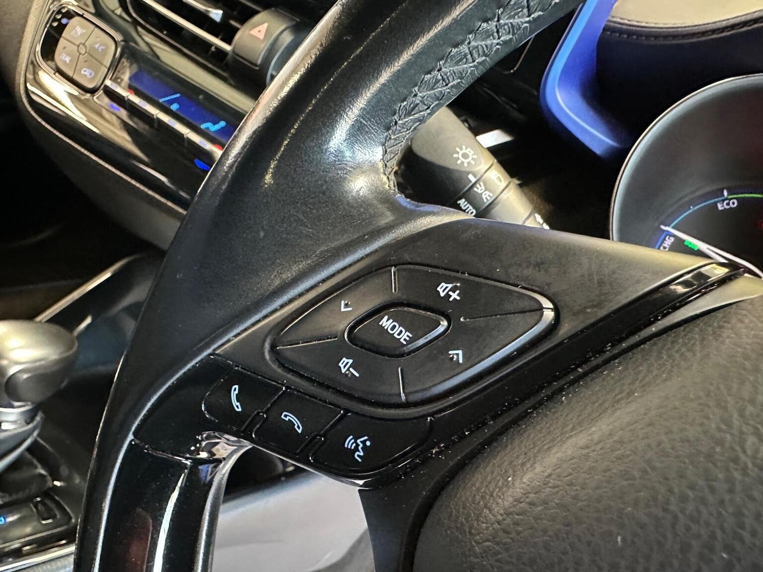 Used Toyota C-HR 2017 for sale - 76449731: Photo 63