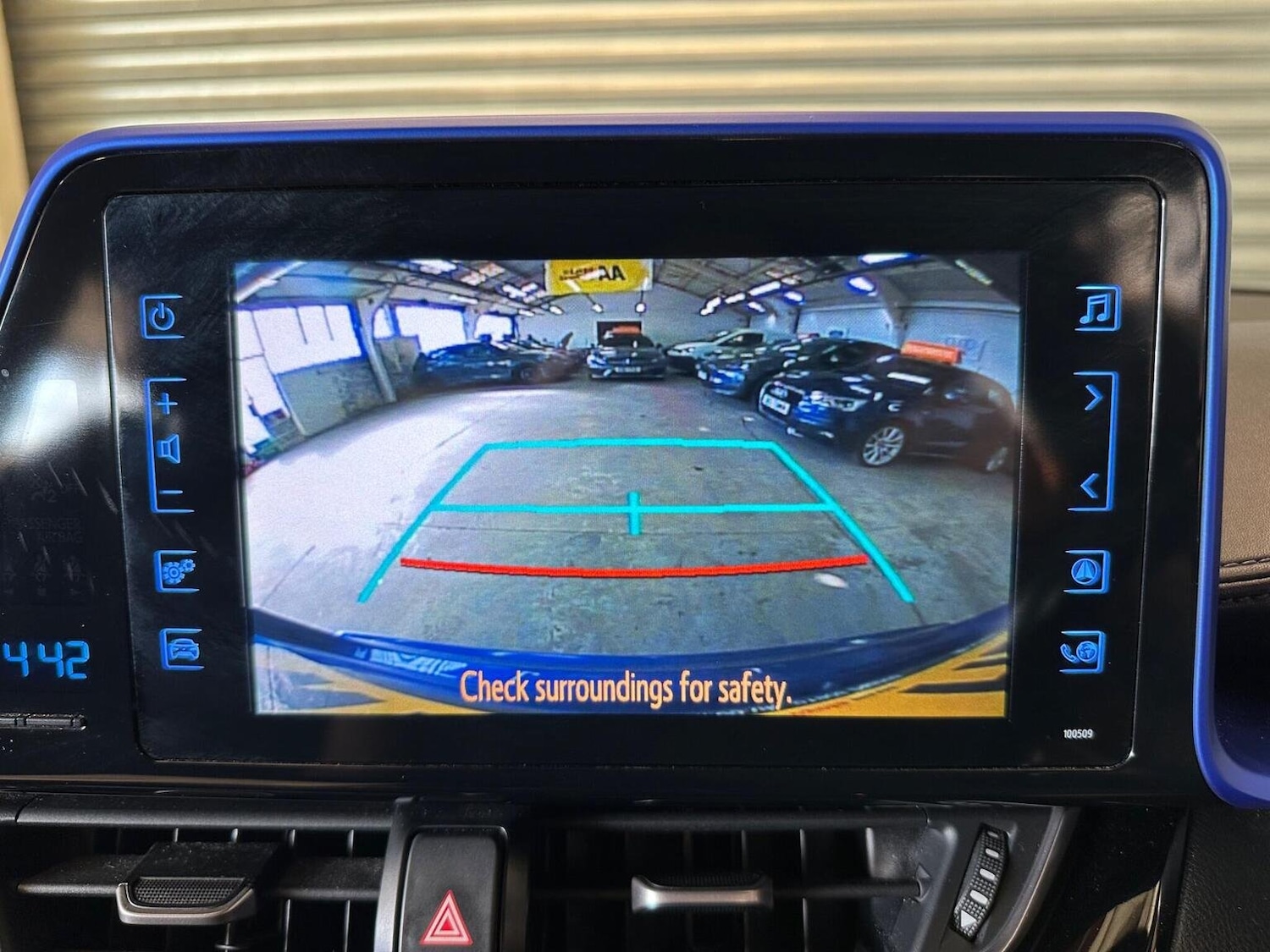 Used Toyota C-HR 2017 for sale - 76449731: Photo 69