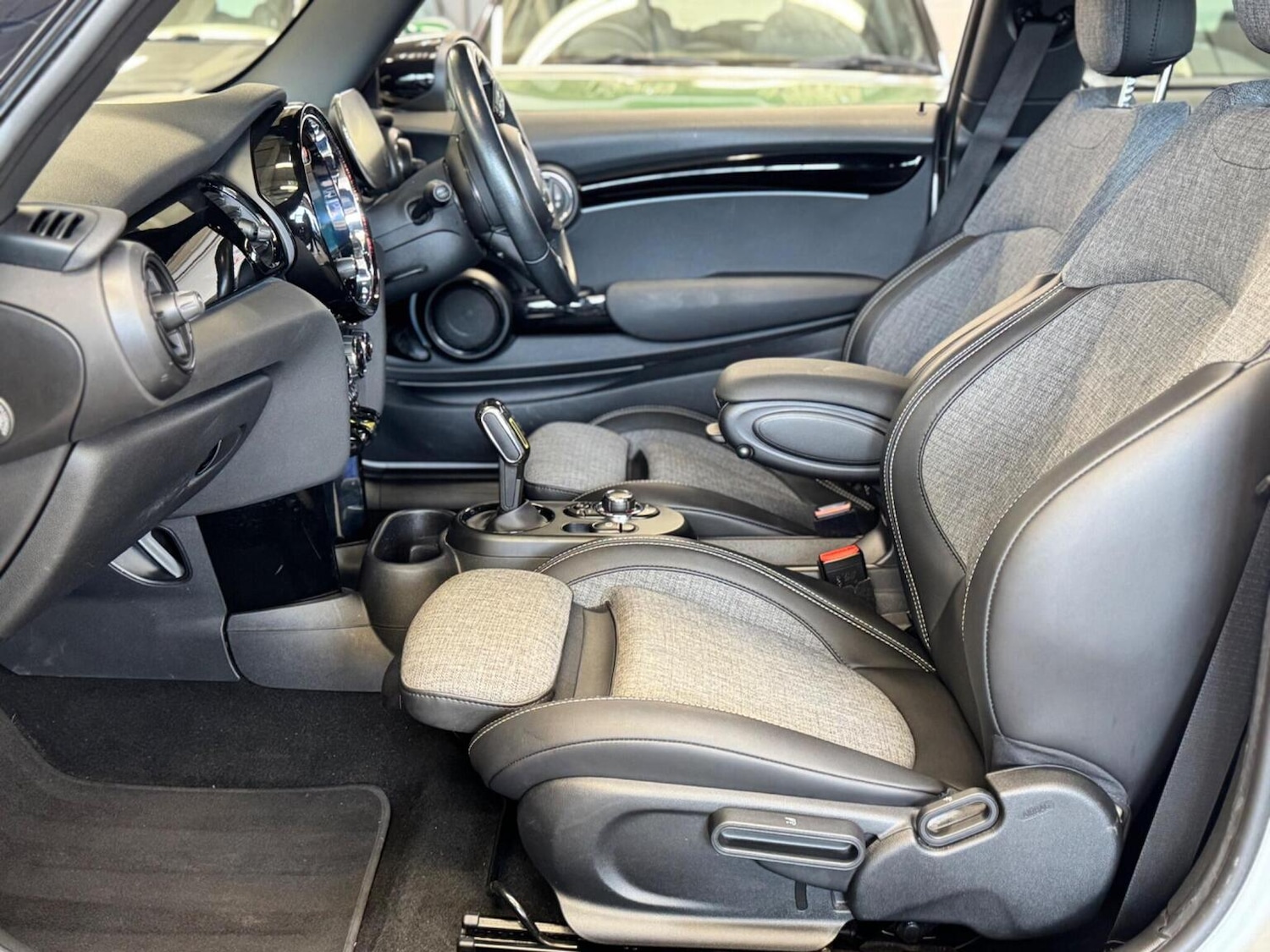 Used MINI Electric Hatch 2021 for sale - 76449733: Photo 11