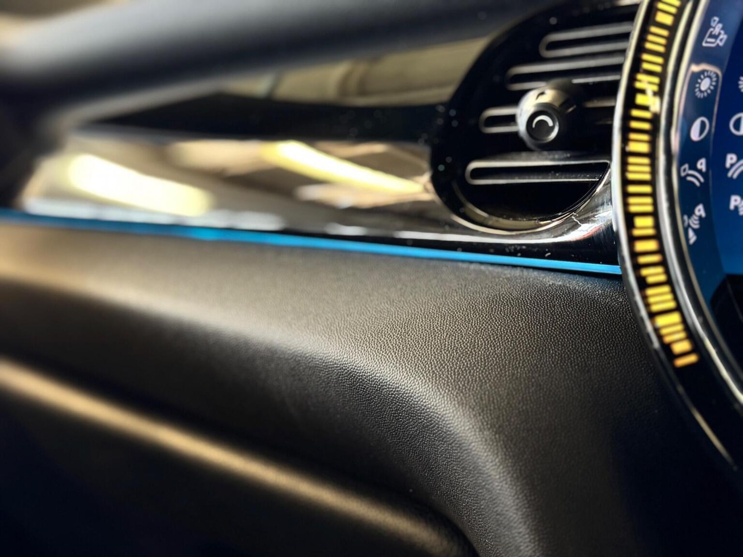 Used MINI Electric Hatch 2021 for sale - 76449733: Photo 55