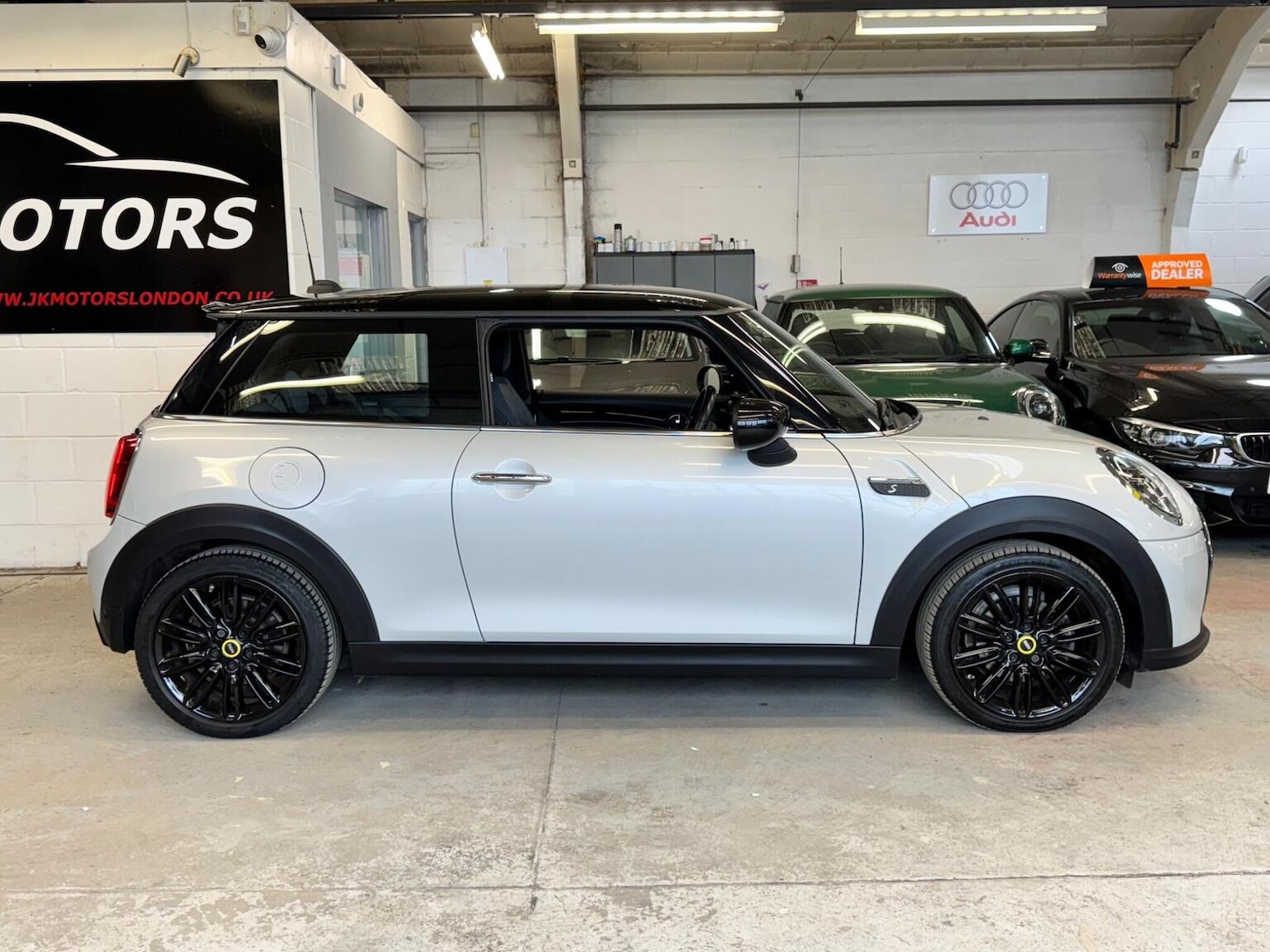 Used MINI Electric Hatch 2021 for sale - 76449733: Photo 6