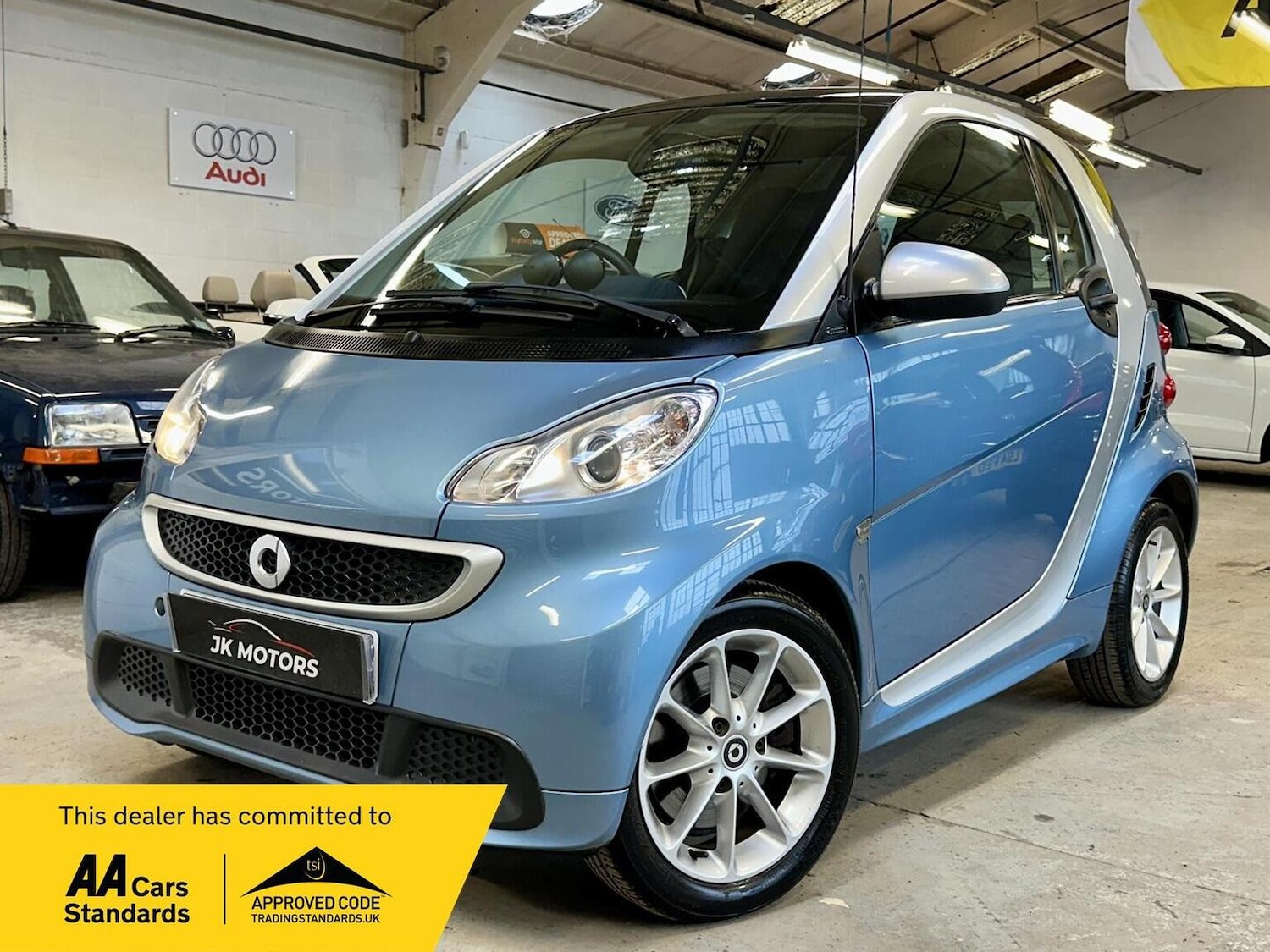 Used smart fortwo 2013 for sale - 77802670: Photo 2