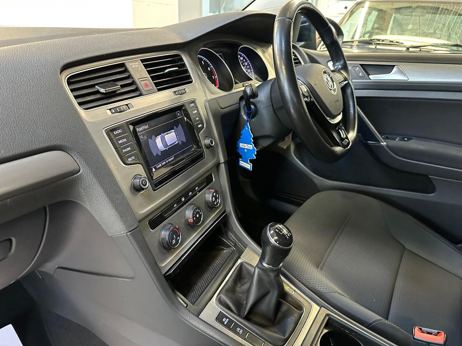 Used Volkswagen Golf 2015 for sale - 77635340: Photo 58