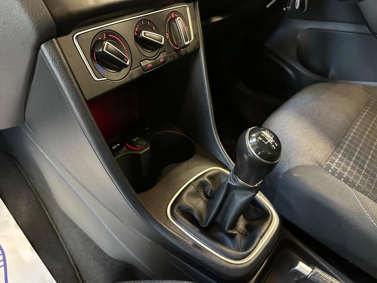 Used Volkswagen Polo 2016 for sale - 77319837: Photo 44