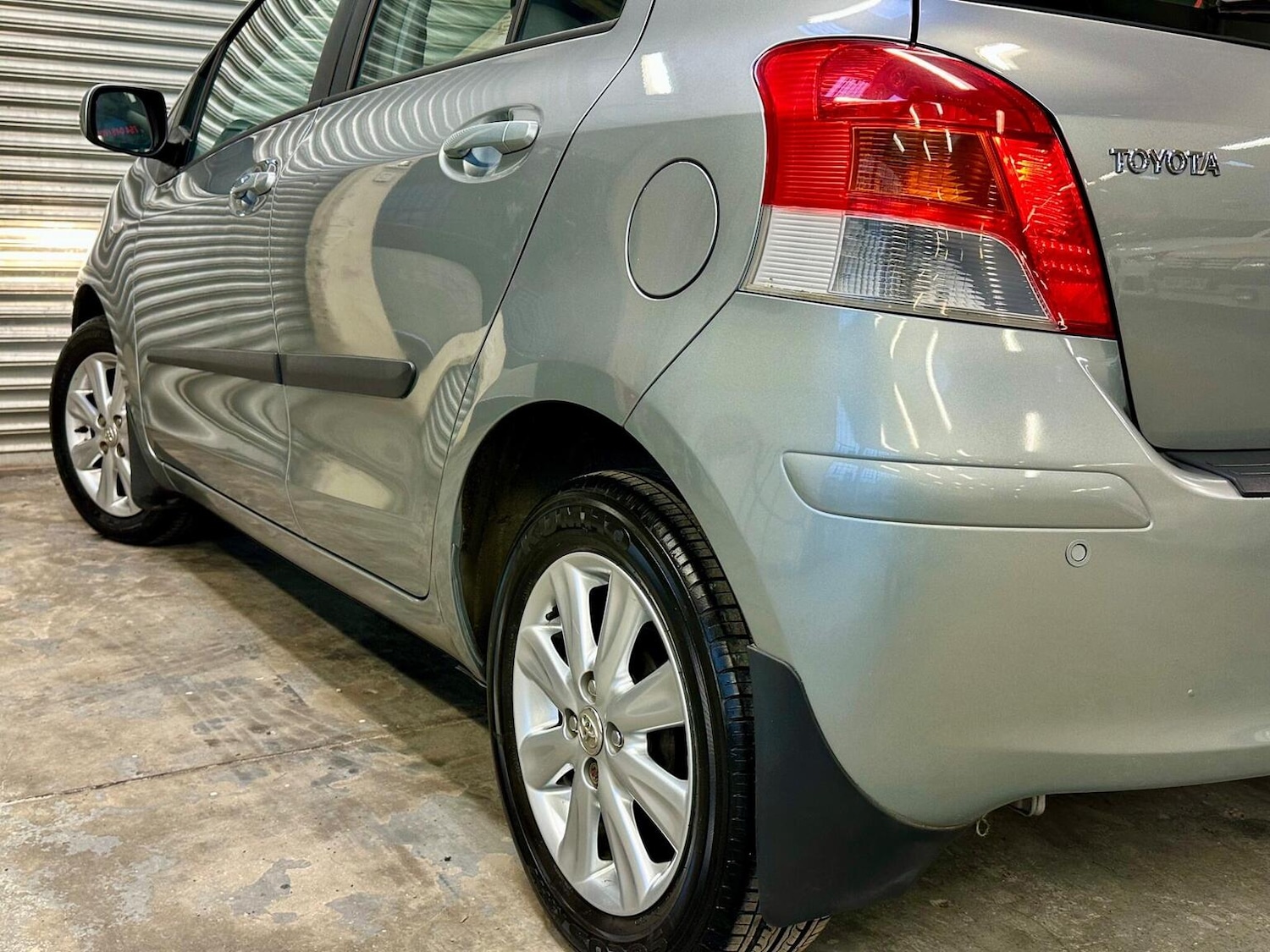 Used Toyota Yaris 2009 for sale - 76858895: Photo 19