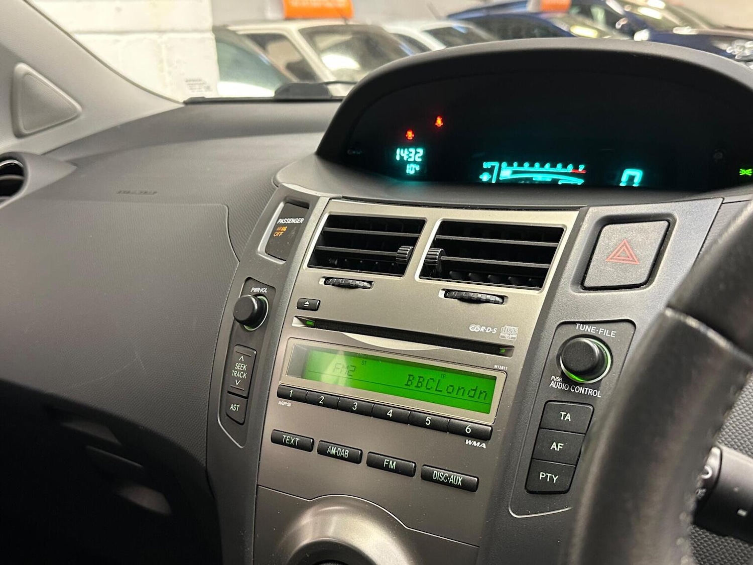 Used Toyota Yaris 2009 for sale - 76858895: Photo 46