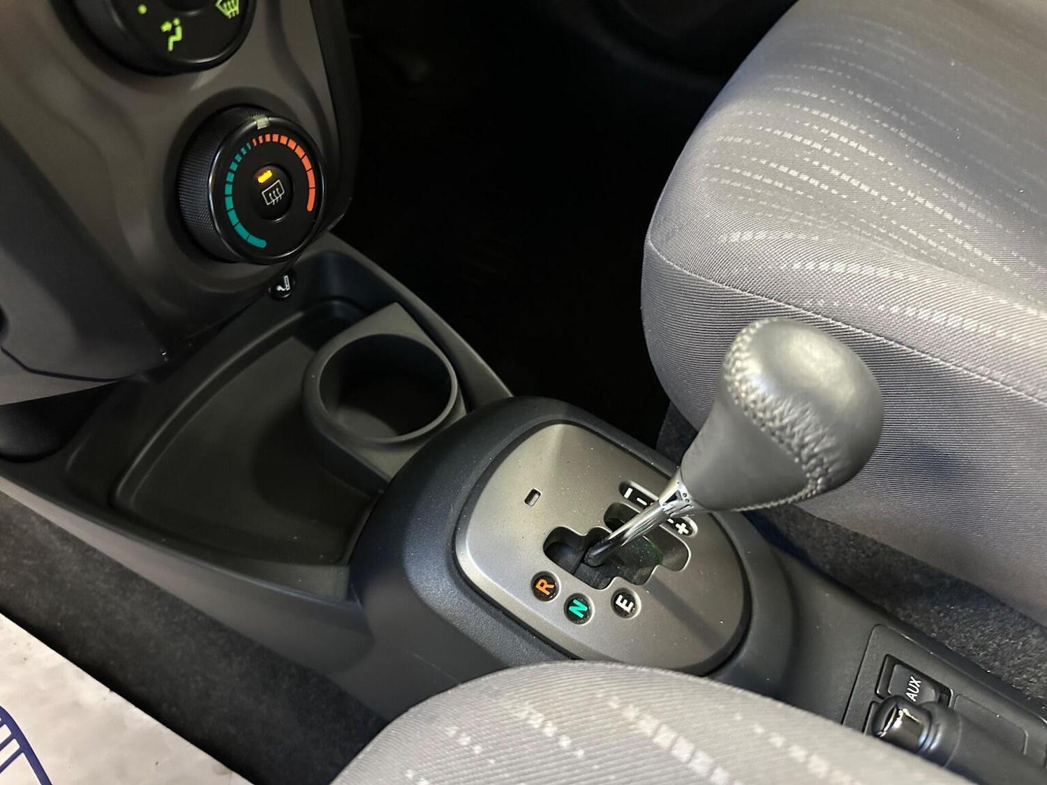 Used Toyota Yaris 2009 for sale - 76858895: Photo 51