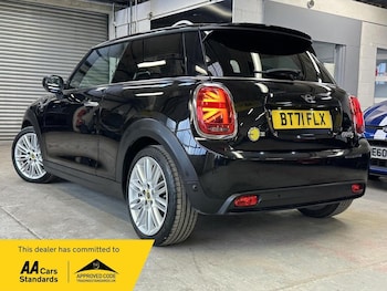 Used MINI Hatch 2021 for sale - 79042066: Photo