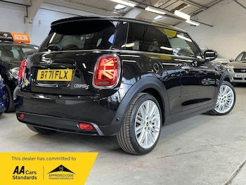Used MINI Hatch 2021 for sale - 79042066: Photo