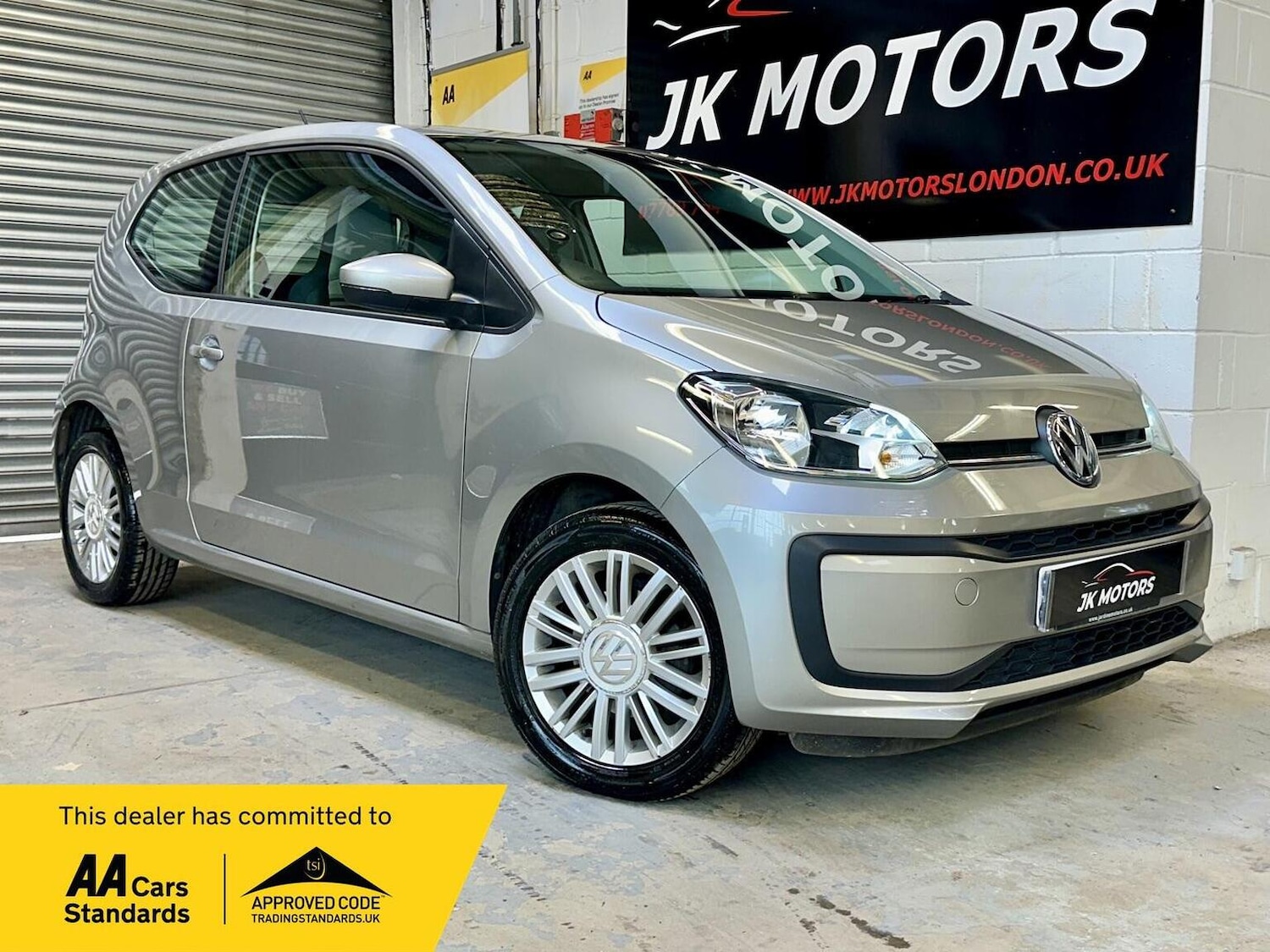Used Volkswagen up! 2018 for sale - 78131561: Photo 1