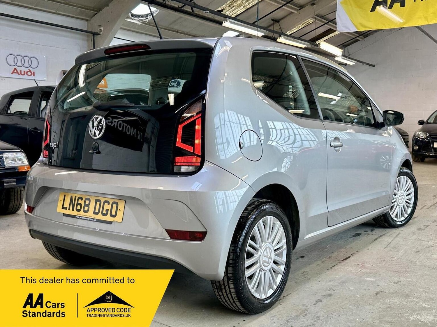 Used Volkswagen up! 2018 for sale - 78131561: Photo 4
