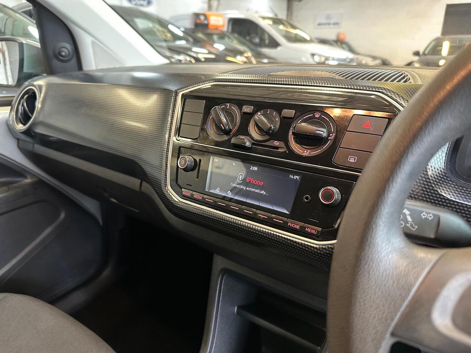 Used Volkswagen up! 2018 for sale - 78131561: Photo 44