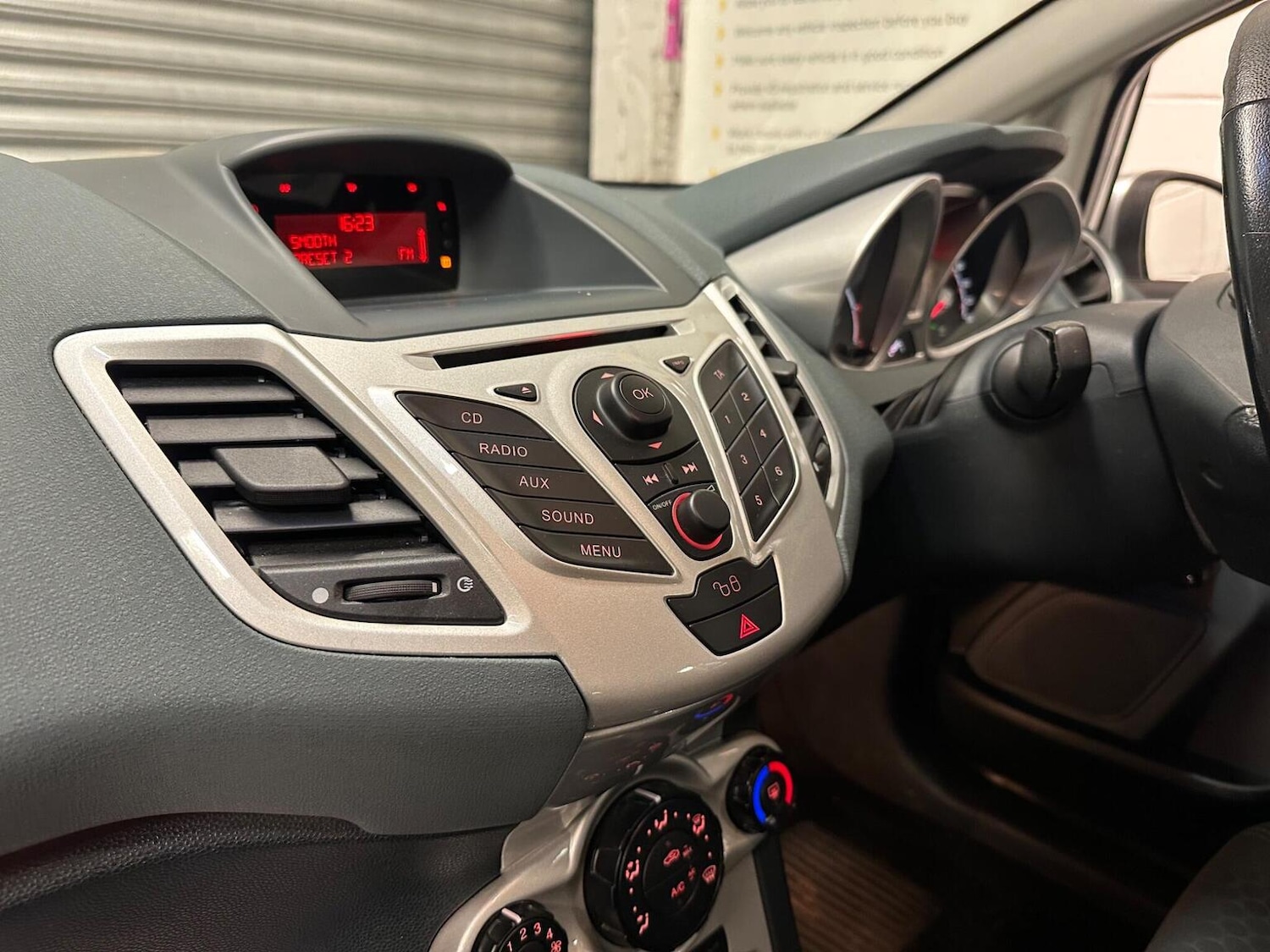 Used Ford Fiesta 2010 for sale - 77398359: Photo 35