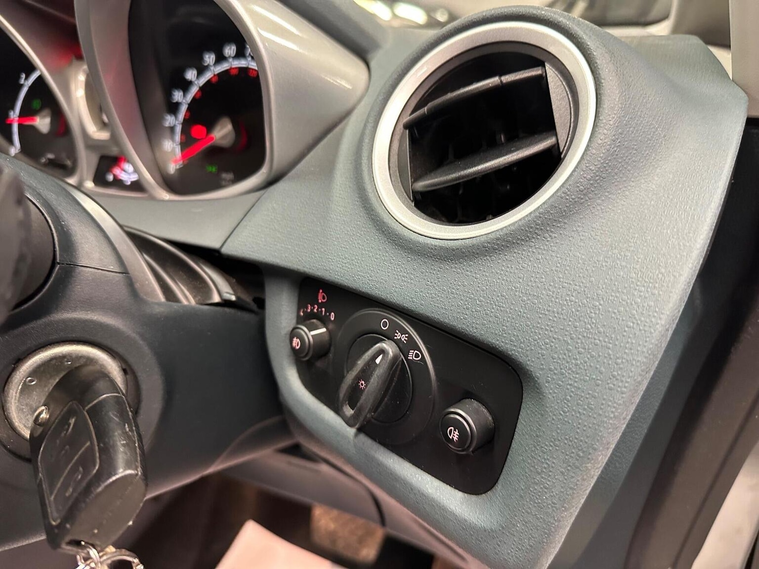 Used Ford Fiesta 2010 for sale - 77398359: Photo 39