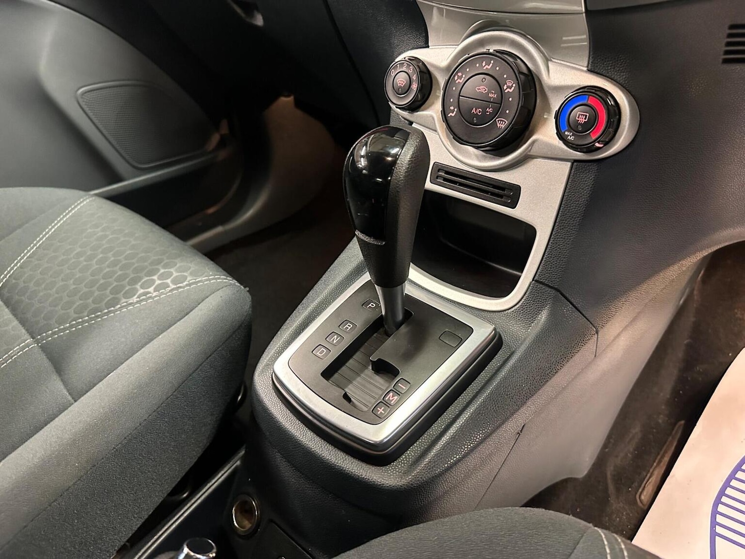 Used Ford Fiesta 2010 for sale - 77398359: Photo 40