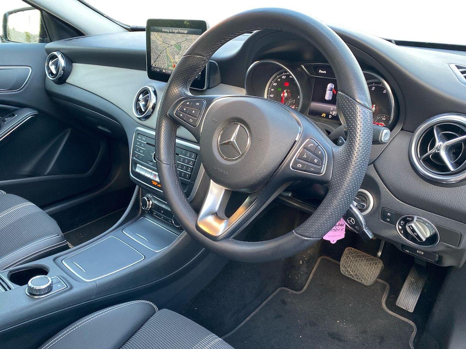 Used Mercedes-Benz GLA 2019 for sale - 76040643: Photo 15
