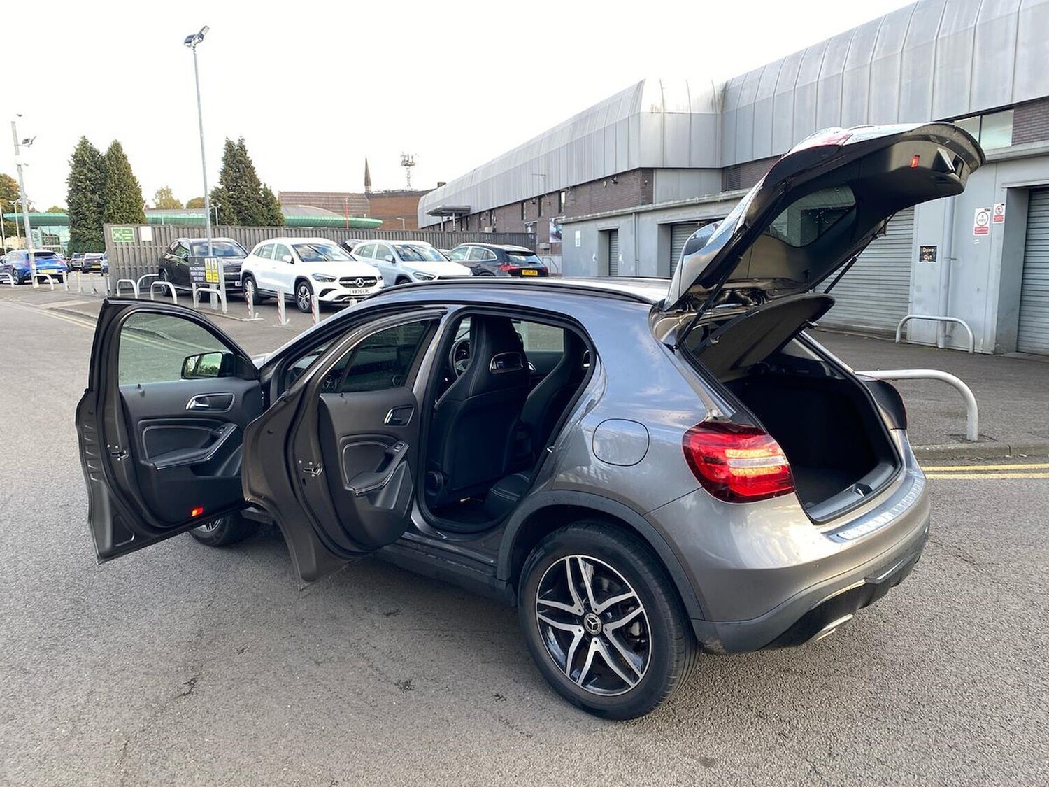 Used Mercedes-Benz GLA 2019 for sale - 76040643: Photo 40