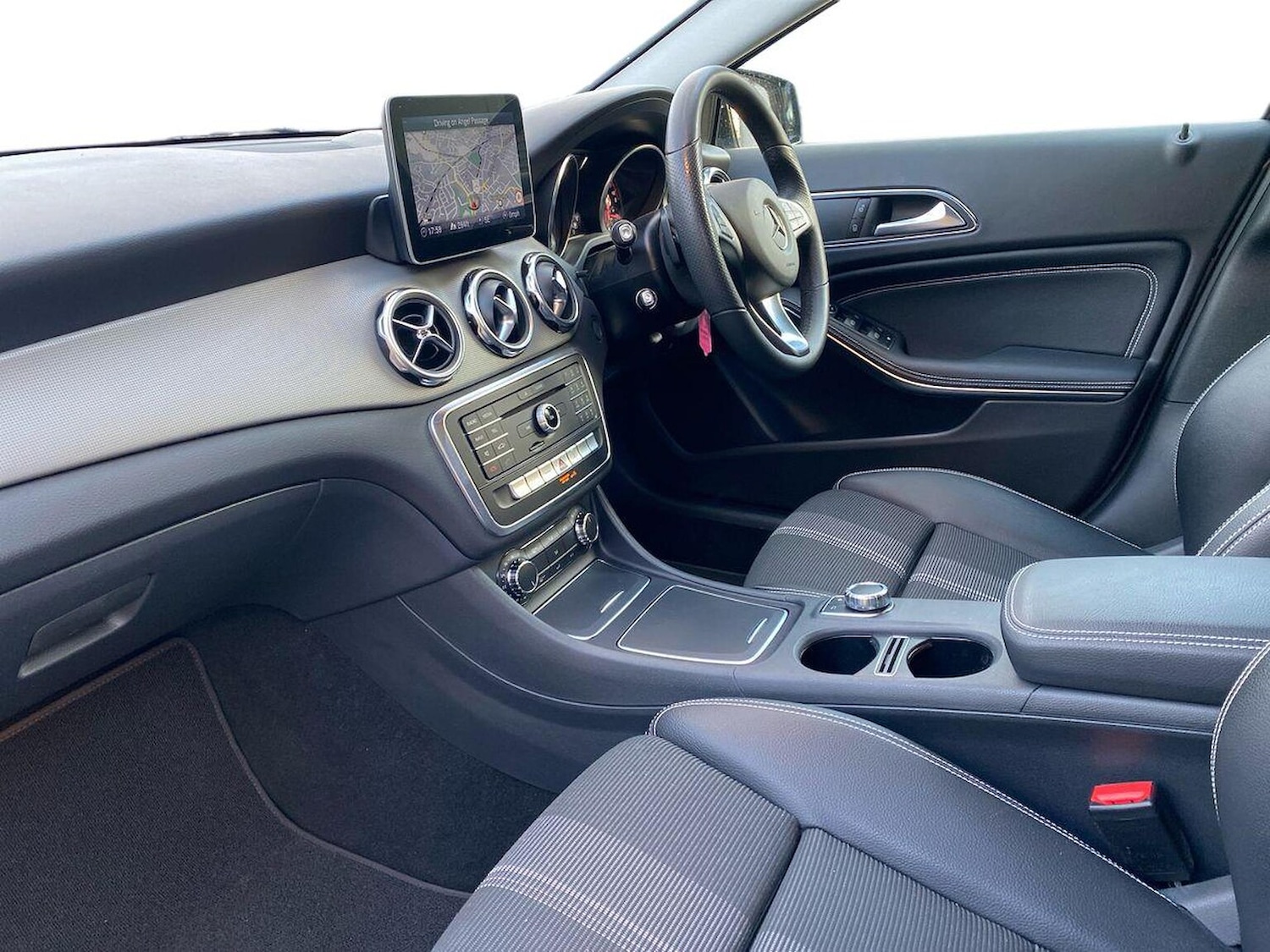 Used Mercedes-Benz GLA 2019 for sale - 76040643: Photo 7