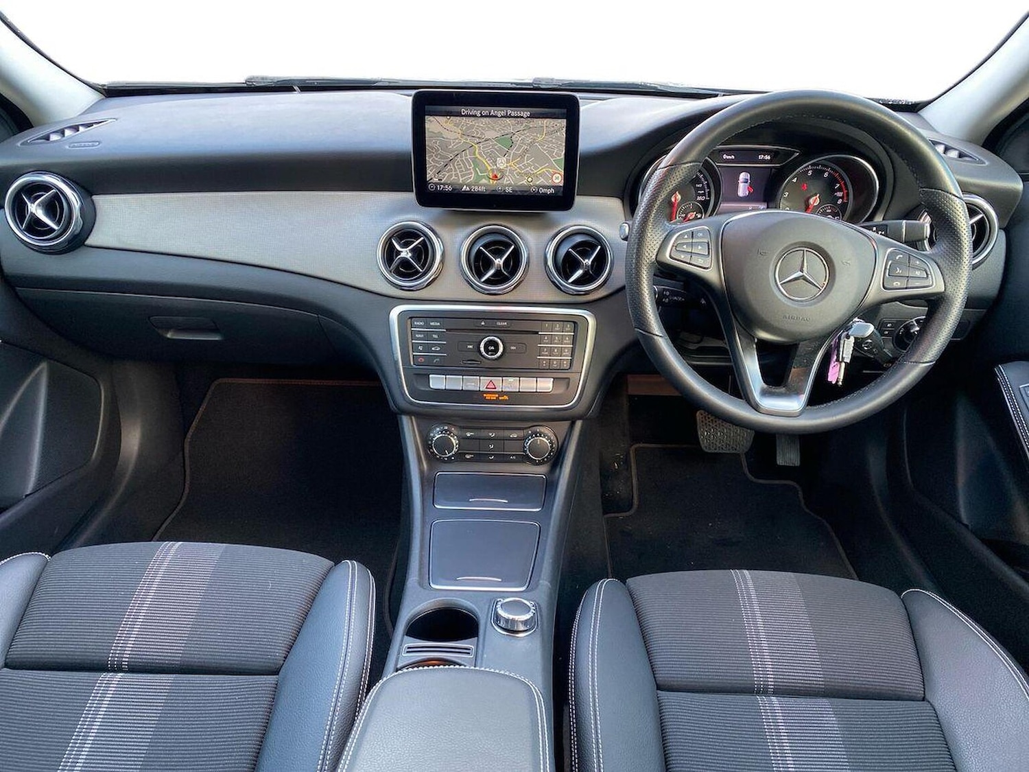 Used Mercedes-Benz GLA 2019 for sale - 76040643: Photo 8