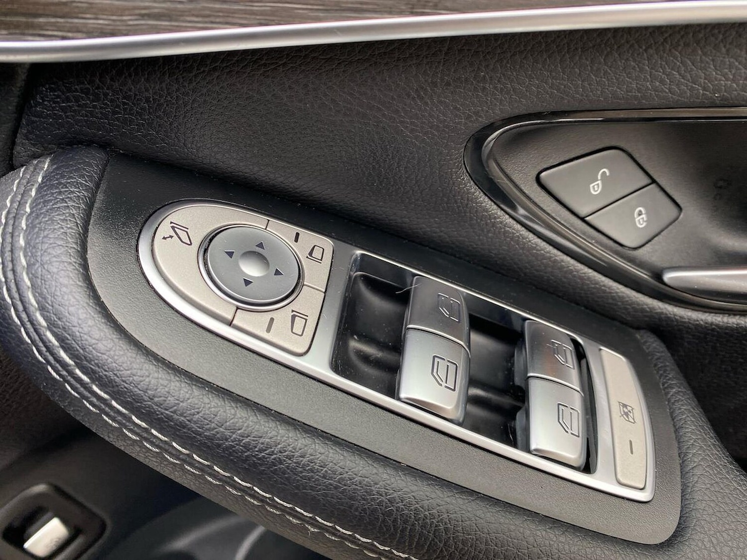 Used Mercedes-Benz GLC 2020 for sale - 76144173: Photo 21