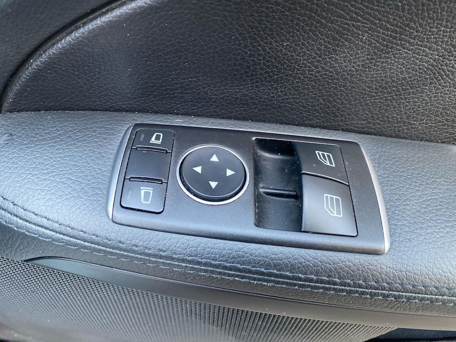 Used Mercedes-Benz SLC 2017 for sale - 76918977: Photo 21