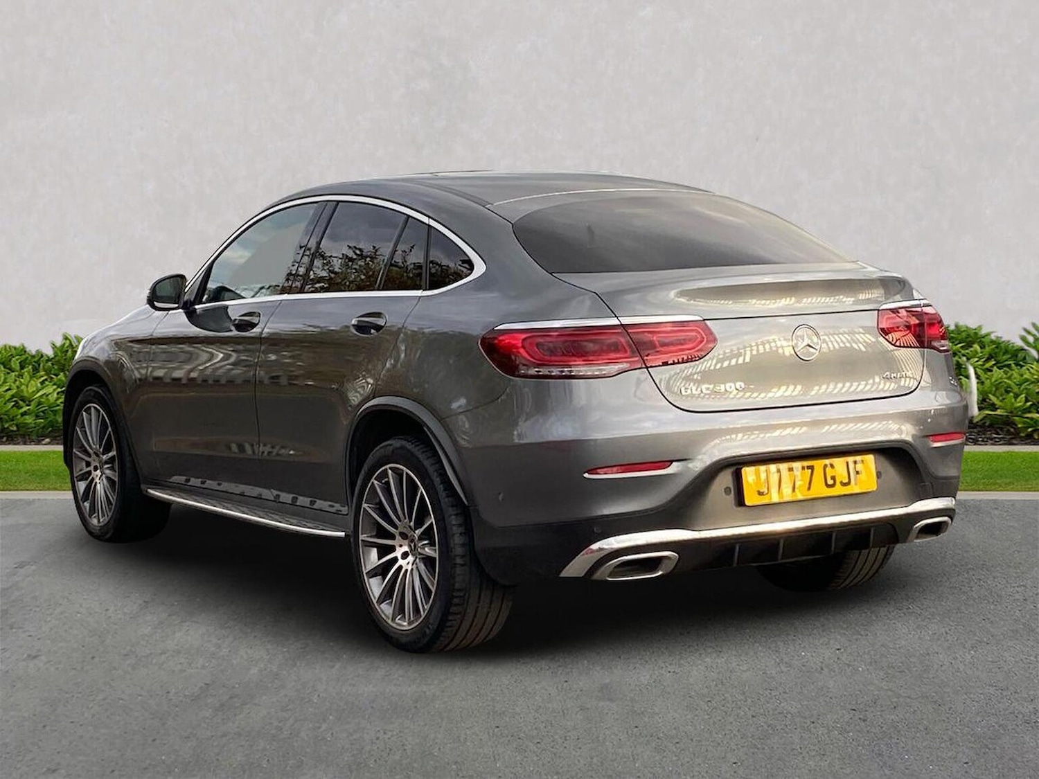Used Mercedes-Benz GLC 2022 for sale - 76057948: Photo 2