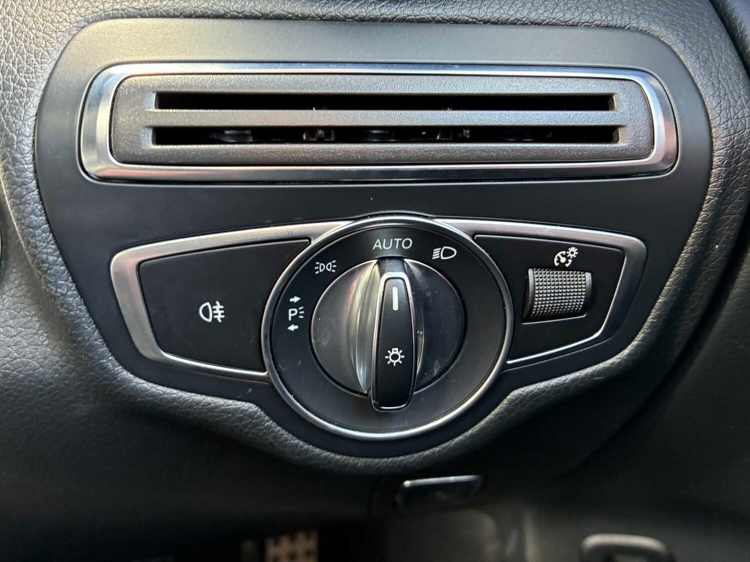 Used Mercedes-Benz GLC 2018 for sale - 78064467: Photo 29